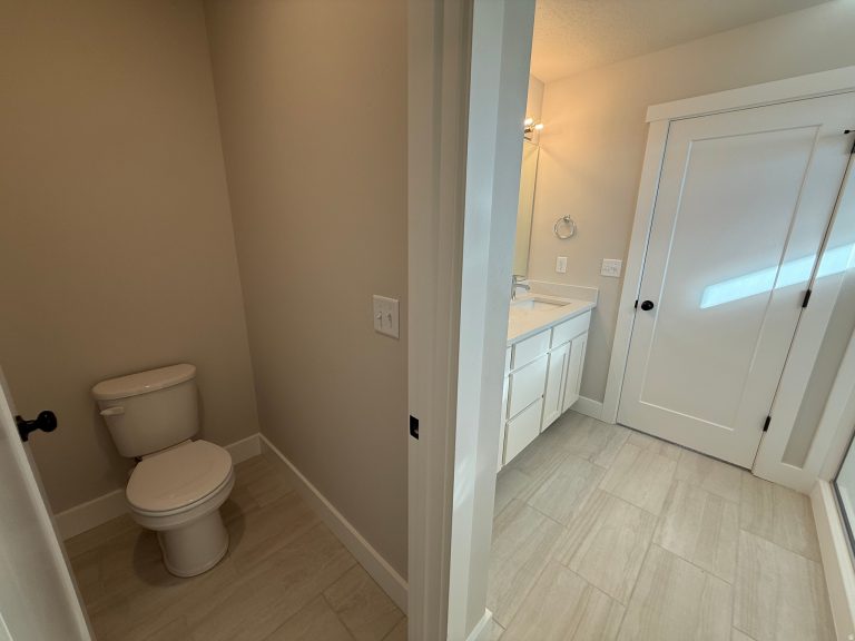 Edison 110 primary bath2