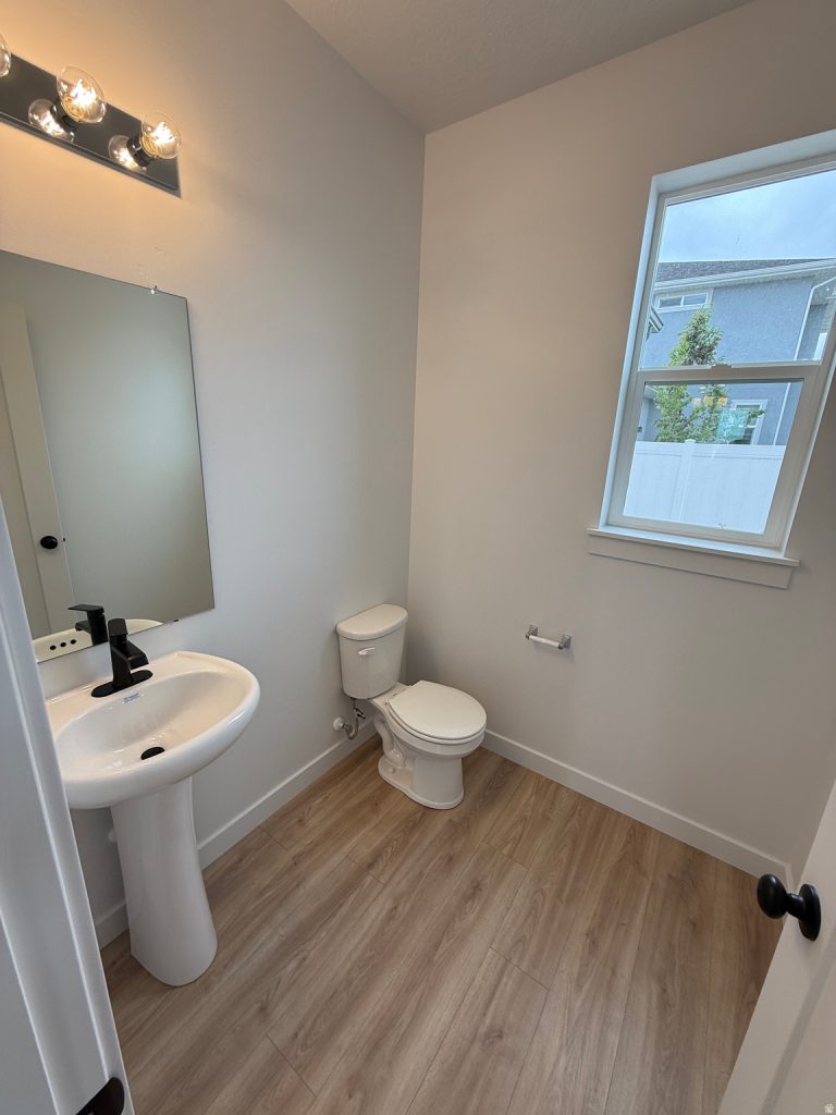 Kingsburg Bathroom
