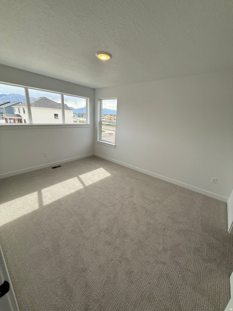 Kingsburg Bedroom1